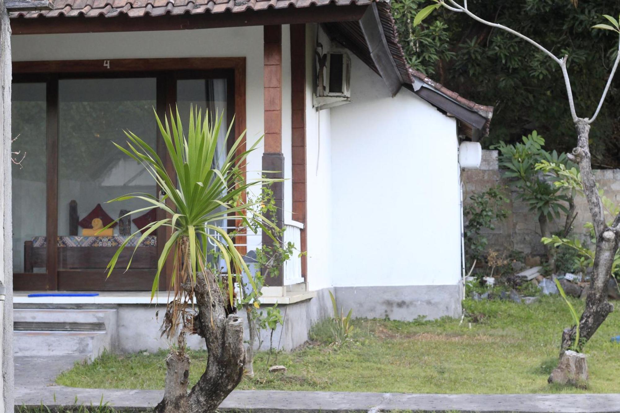 COCONUT BEACH BUNGALOWS&WARUNG Exst Teman-Teman 2 garden view Amed Exterior foto