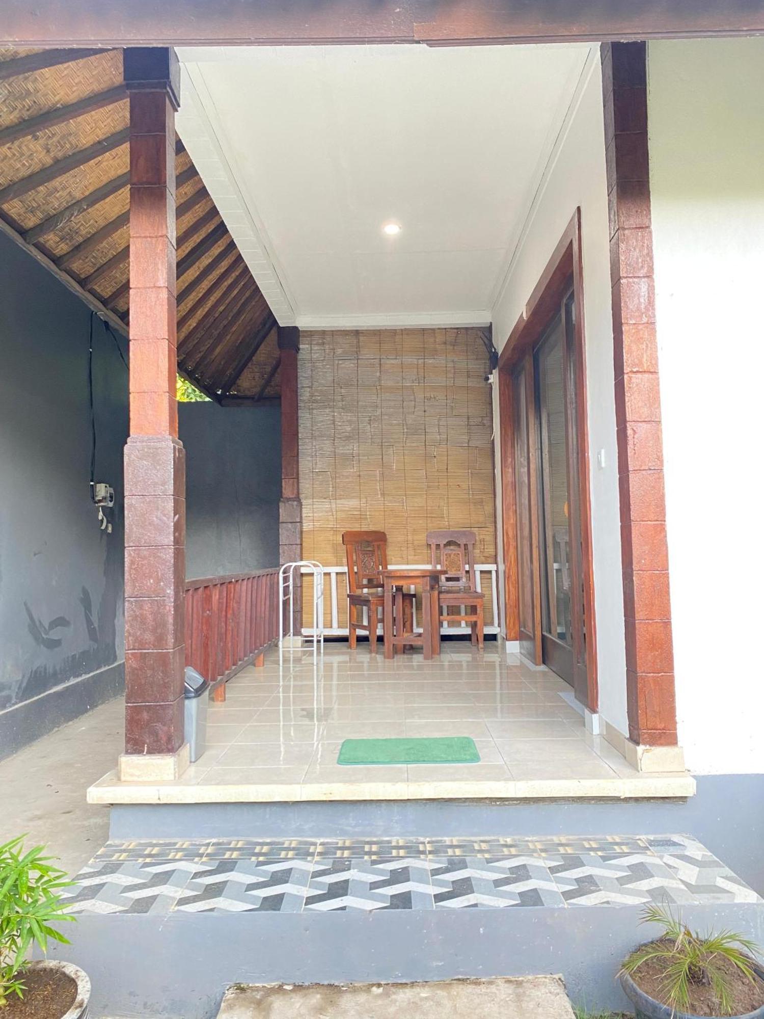 COCONUT BEACH BUNGALOWS&WARUNG Exst Teman-Teman 2 garden view Amed Exterior foto