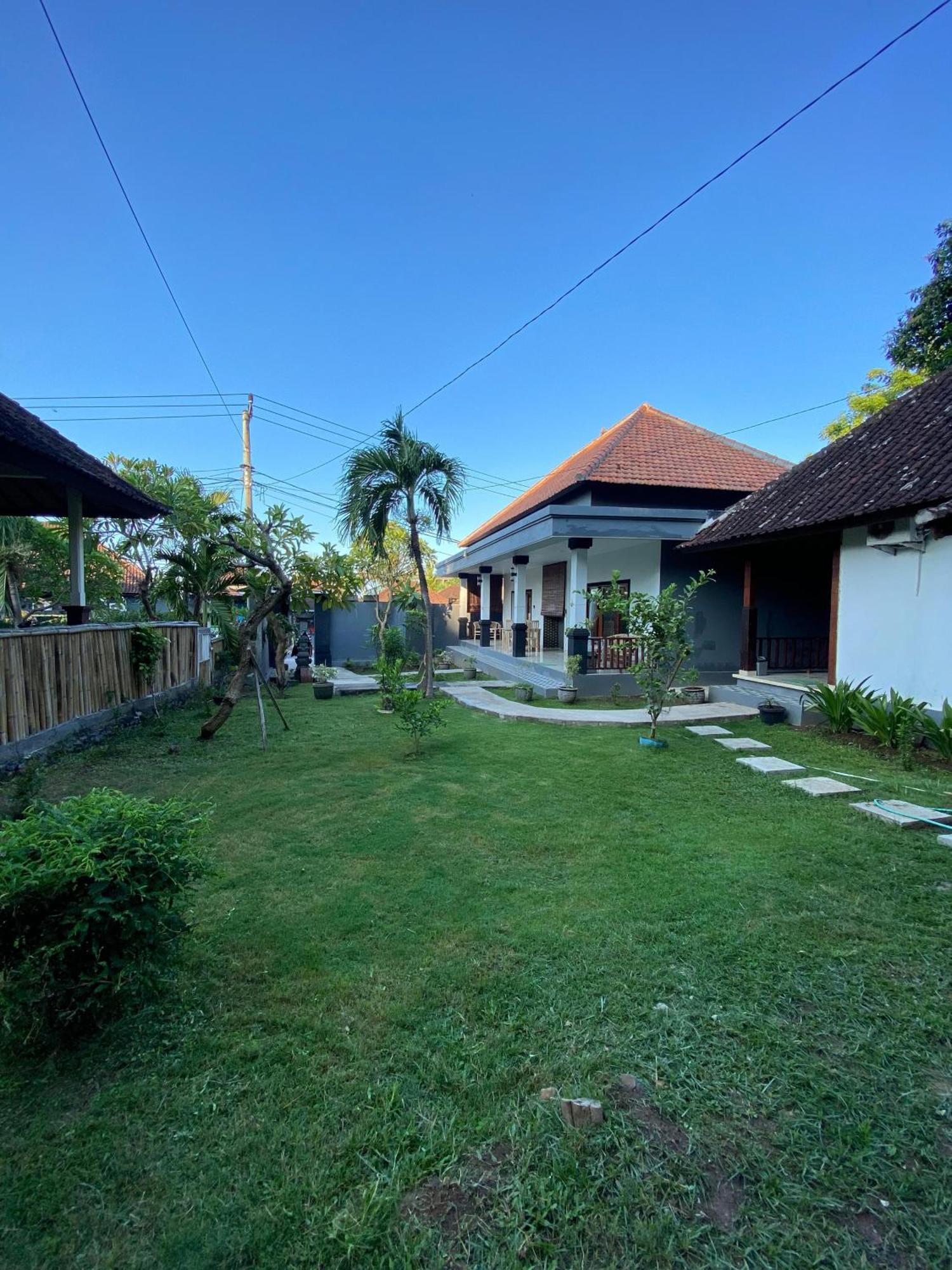 COCONUT BEACH BUNGALOWS&WARUNG Exst Teman-Teman 2 garden view Amed Exterior foto